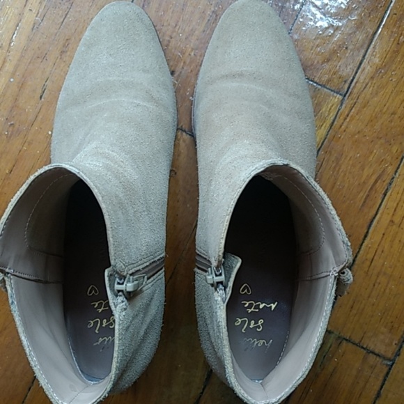 BR Fringe Suede Ankle Boots /Booties- Banana Republic - Picture 5 of 8